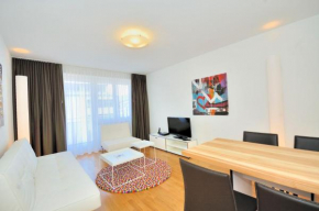 Cozy 1BR near lake with balcony - Mill 422